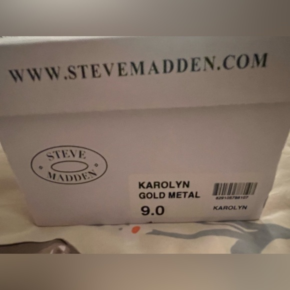 BRAND NEW IN BOX Steve Madden Karolyn Slides Sandals GOLD Metal Size 9 comfy - Picture 7 of 12